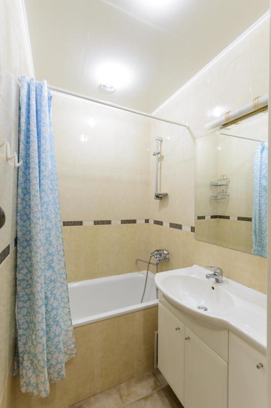 3-кімнатні м. золоті ворота Apartment